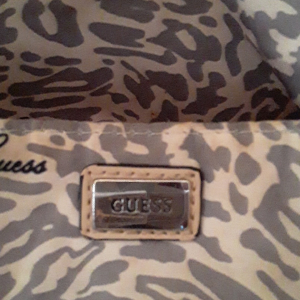 Guess Tote - Picture 2 of 11